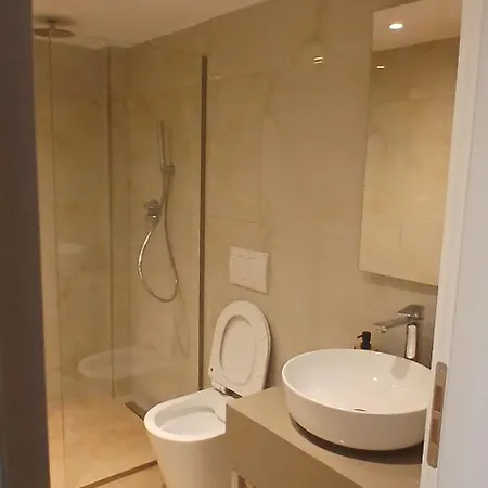 Leo Dublex Apartament Golem (Tirana)